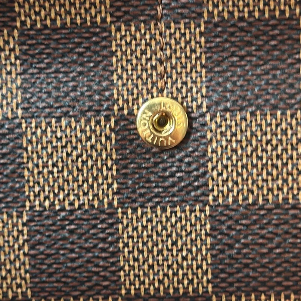 Louis Vuitton Sarah Wallet - Picture 7 of 11